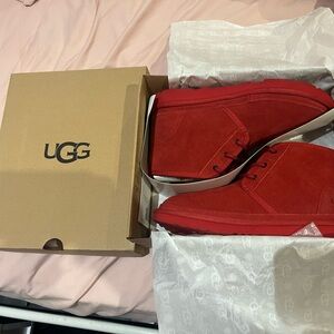 UGGS NEUMEL  Size 6 RED